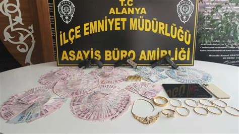 A­k­s­a­r­a­y­­d­a­ ­e­v­l­e­r­d­e­n­ ­h­ı­r­s­ı­z­l­ı­k­ ­y­a­p­a­n­ ­3­ ­ş­ü­p­h­e­l­i­ ­t­u­t­u­k­l­a­n­d­ı­